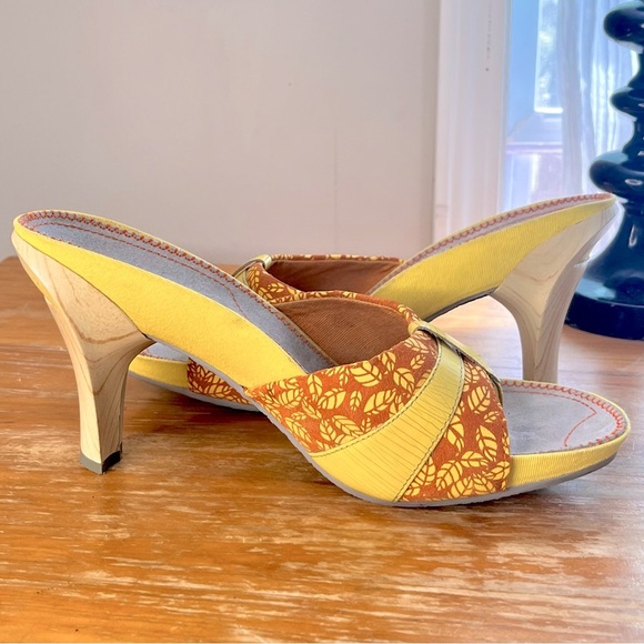 Diesel VINTAGE 90’s Printed Leather Thong Sandals - Picture 7 of 16